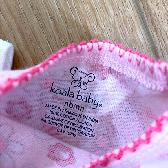 *****SOLD*****Newborn Onesies - Picture 4 of 4